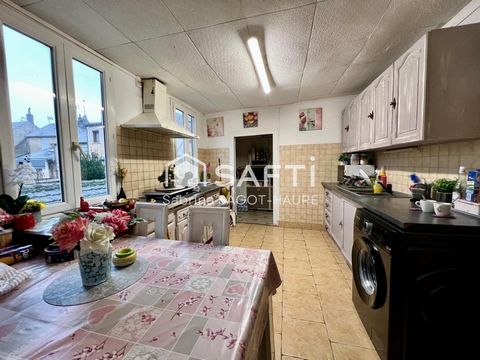 Maison avec 2 logements, cour et terrasse