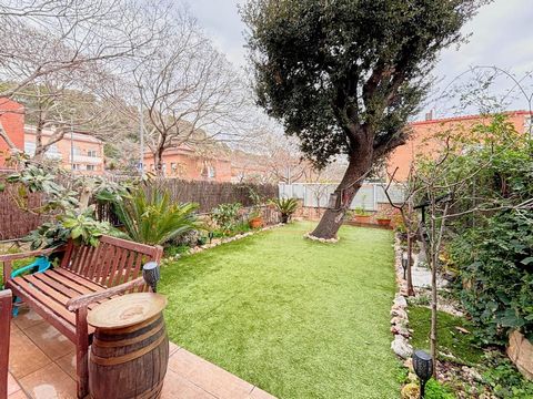 Immotecnics Boutique Real Estate presents this spectacular corner detached house in one of the most sought-after areas of Canet de Mar. With approximately 200 m², it is distributed over three floors plus a garage, being ideal for those looking for sp...