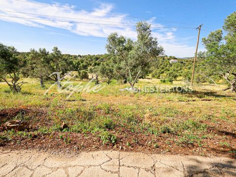 Located in Loulé. This 2,298 m² plot, made up of two adjoining lots, is located in a quiet cul-de-sac just 10 km north of Loulé. It sits within the 'Zona C Urbana' of the Loulé Municipal Master Plan (PDM), which allows for residential, commercial, or...