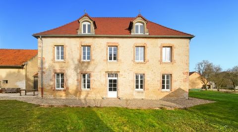 A seulement 5 minutes de Genlis, sur la commune de BEIRE LE FORT, Superbe Maison bourgeoise d'une surface de 227 m²