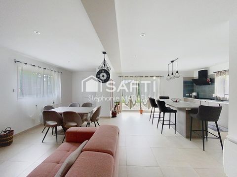 Maison avec hangar attenant