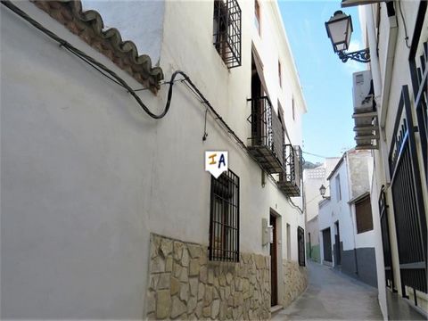 This quality house is situated in the town of Pegalajar nestled in the mountains of Sierra Magina and is just waiting to be snapped up and moved in to. The house is beautifully renovated, only the attic needs some finishing off. You arrive at the hou...
