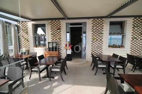 Kastela, Kastel Novi. A well-established restaurant with complete equipment on the waterfront in Kaštel Novi. Area: 74 m2 gross. Right next to the sea. The space consists of a kitchen with toilet, 2 guest toilets, bar and seating area (approx. 20 sea...