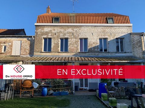 Exclusively, Located in a quiet street, close to shops and motorway access (direction Valenciennes - Lille) this real estate complex offers different possibilities: Family House with income from the rental of the three apartments and/or Professional ...