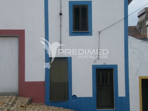 House for sale in Montalvão. Composed of two floors, with kitchen, bathroom, living room and two bedrooms.