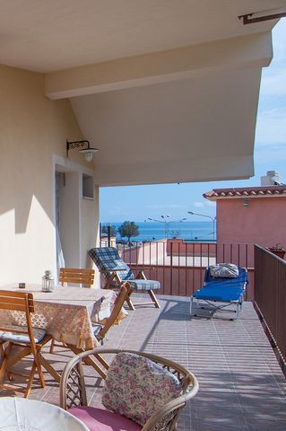 Discover Avola from our lovely apartment. This stylish apartment is perfect for a holiday away whilst enjoying all the comforts of home. As a self-catering apartment, you'll find everything you need for a perfect stay. The apartment is a perfect plac...