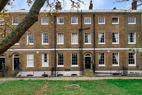 £700,000 - £725,000 Guide Price. Stunning Grade II* Listed Residence. Five/ six bedrooms. Three elegant reception rooms. Contemporary kitchen with two utility rooms. Luxurious bathroom & shower room. Charming Period features. Detached coach house wit...