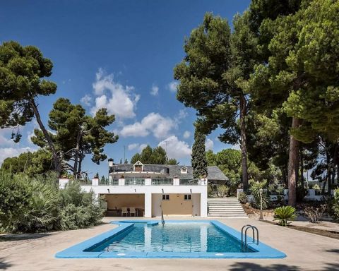 Magnificent 6 Bed 4 Bath Villa in Monovar  So, let´s start with what everyone presumes is the catch, it is near the high-speed train link from Alicante to Madrid, however, each train lasts six seconds and being high speed, it is made to run as quietl...