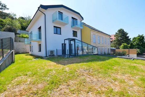 Klosterneuburg, Wiener Strasse, only 250 m next to the city limits of Vienna DöblingA residential complex with 5 LOW-ENERGY HOUSES with usable areas of 125 - 147 m², each with its own garden and balconies, was built here. Garage parking spaces in the...