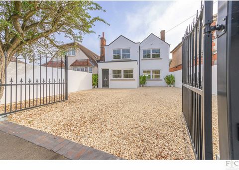 ‘Fresh clean lines in a beautifully renovated, centrally located home.’ Strikingly new The underlying first impression of this bespoke, detached home is that it has been completely reinvented from the 1950s original. The house has been totally renova...