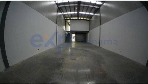 This Ofi-Bodega model has an office area on the second level, a double-height warehouse area on the ground floor, large internal spaces and both loading and unloading parking spaces, all under a modern and elegant façade. Each Ofi-Bodega has the excl...