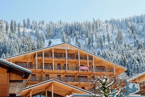 Chatel es una encantadora ciudad de esquí en la zona de esquí de Les Portes du Soleil. Se encuentra en los Alpes Norte, a unos 75 km de Ginebra y conecta las pistas de esquí más hermosas de Francia y de Suiza. La elegante residencia está situada en e...