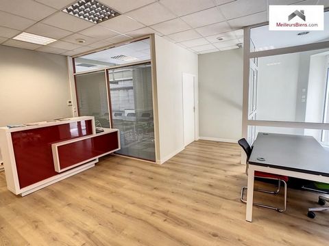 Dominique Calarco offers you this property: Dominique CALARCO - MeilleursBiens.com offers you this magnificent building located in the heart of the city of Montceau-les-Mines (71300). Composed on the ground floor of a 92m2 office space, completely re...