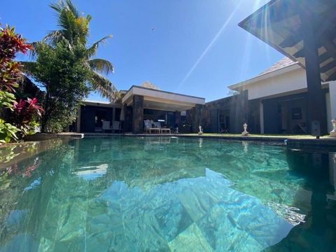 Entdecken Sie diese prächtige Villa im balinesischen Stil im Herzen von Mauritius, in der charmanten Stadt Cap Malheureux. Dieses außergewöhnliche Anwesen ist eine wahre Oase der Ruhe, die tropische Eleganz, modernen Komfort und erstklassige Sicherhe...