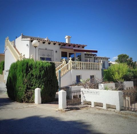 OPPORTUNITY, VILLA FOR SALE WITH TOURIST LICENSE IN MORAIRA!!!!!!!!!!!!!!!!We present you with this exceptional opportunity: a recently renovated semi-detached Villa in Moraira with two independent apartments and a coveted tourist rental license. Wit...