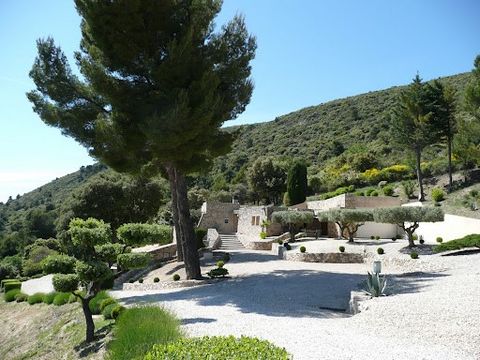 Hunting estate with an area of 314 hectares for sale in the south Luberon Lourmarin, exceptional in the heart of the Luberon Property in a dominant location with a panoramic view Unique contemporary property in the heart of the Luberon Regional Park....