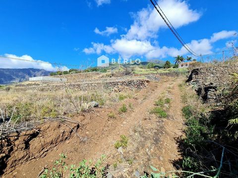 Land of 5,311 m2 for sale in the municipality of Los Llanos de Aridane. The property is located in a privileged area, with good weather and sea views. Very well connected. It also has a pond of 1,344 water pipes. BERLO Real Estate Management Lawyers ...