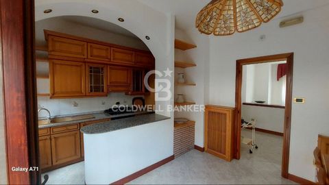 LAZIO - VITERBO - CANINO APARTMENT IN THE CENTER WITH TERRACE The property is located in the center of the town and covers a total area of 115 square meters, all of which is walkable. The internal rooms are well distributed and consist of four rooms,...