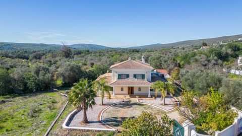 This generously spacious 6-bedroom villa lies nestled in the village of Tor, a mere 10-minute drive from Loulé. Embraced by serene country vistas, this property exudes tranquility and charm. A welcoming living room, graced by a comforting fireplace, ...