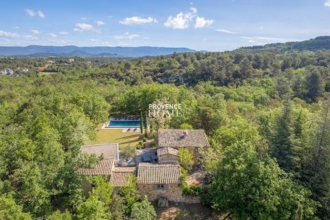 Provence Home, the Luberon real estate agency, is offering for sale in a peaceful, dreamlike location, an old, renovated sheepfold with an extension on a land spanning more than 4.7 hectares. PROPERTY SURROUNDINGS Located 4 km from the village, the p...