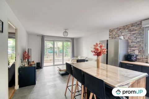 Découvrez cet appartement exceptionnel de 60 m², situé au rez-de-chaussée d'un immeuble moderne de trois étages avec ascenseur, construit en 2012 et entièrement rénové en 2023. Offrant un espace de vie lumineux et fonctionnel, ce bien se distingue pa...