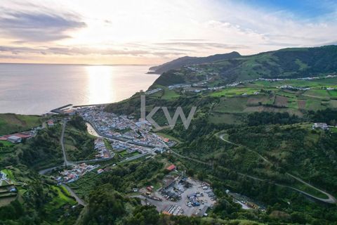 nouvelle urbanisation dans un quartier calme avec vue sur la mer. Terrain avec surface d'implantation de 237 m2 - 153 m2 de surface de construction - 279 m2 de surface brute dépendante - 56 m2. POURQUOI ACHETER AVEC KELLER WILLIAMS ? Nous aimons aide...