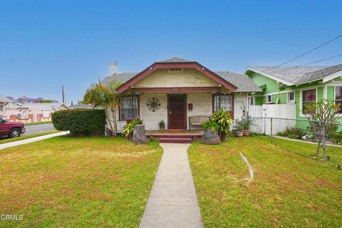 This investment opportunity is one of two adjacent properties in Long Beach. The property is tenant occupied, generating $3,000/month, but will be delivered vacant at closing. This provides flexibility for various strategies, such as redevelopment, l...