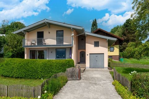 ¡Bienvenido a tu escapada perfecta en Attersee! Ubicada en medio de un pintoresco paisaje montañoso, esta casa de vacaciones ofrece un refugio ideal para familias y amigos que buscan relajación y aventura. El jardín bien amueblado es perfecto para co...