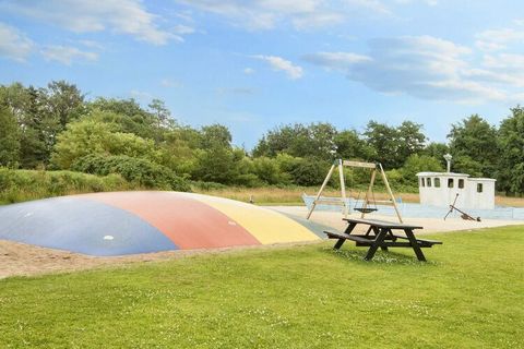 Der Ferienpark Ho ist zu drei Seiten vom Meer umgeben. Genießen Sie die guten Badestrände und die Natur und wohnen Sie in einer der gemütlichen Ferienwohnungen des Parks. View movie on YouTube. Danland Ho Der Ho Ferienpark ist umgeben vom Meer: die H...