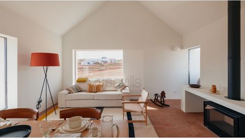 Two-bedroom villa with 123sqm of gross construction area and 177sqm of exterior area. In the heart of Baixo Alentejo, in the district of Beja, lies Herdade da Torre Vã, a place where each visitor can write their own story. This visionary project, cre...