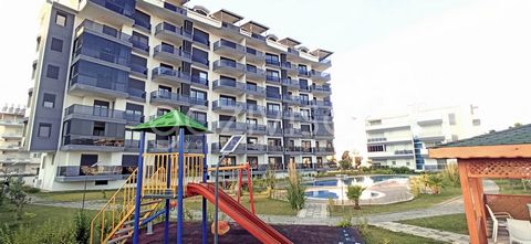 Gazipasa Pazarcı Buena Ubicación y Buena Calidad Apartamentos de Calidad en Venta con Estructura Pazarci / Gazipasa / Antalya 2+1 90 M2 - 2+1 132 M2 - 3+1 172 M2 Distancia a la carretera marítima 100 mt Distancia a la playa de Selinus 1.3 km Distanci...