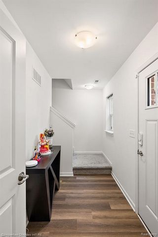 Step into your new abode, a sprawling three-bedroom, two-and-a-half-bathroom townhome just a stone's throw from downtown Ferndale. Experience the epitome of modern living with a sleek kitchen boasting high-end finishes, a generously sized primary sui...