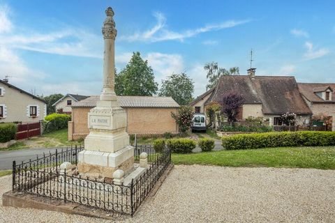 Aan de rand van een Sainte-Trie ligt dit artistiek ingerichte verblijf. Het beschikt over een prachtig privézwembad en een heerlijke tuin. De woning is ideaal voor gezinnen. Je vindt in de omgeving mooie dorpen, gezellige markten, betaalbare restaura...