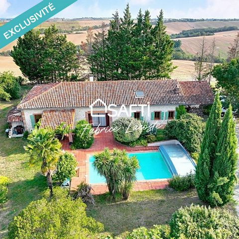 Localisée sur les hauteurs de Lézat-sur-Lèze, cette maison offre un cadre idyllique aux pieds des coteaux avec une vue dégagée sur les Pyrénées. Proche de la Haute-Garonne et à 45 min de Toulouse, elle bénéficie d'un environnement calme et verdoyant,...