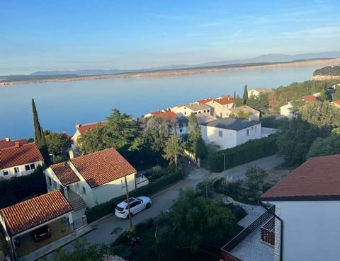 Location: Primorsko-goranska županija, Crikvenica, Dramalj. DRAMALJ - grazioso appartamento a 200 m dal mare. Stiamo mediando la vendita di un bellissimo appartamento in un loft a Dramlje, a soli 200 metri dal mare. L'appartamento è di 60,61 m2 ed è ...