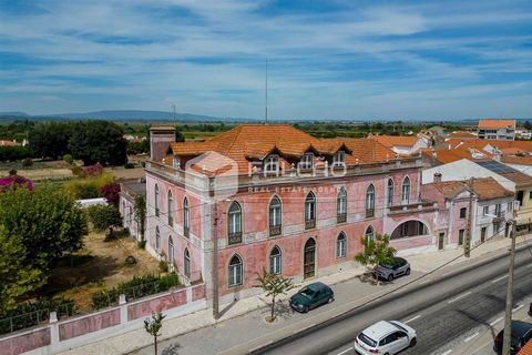 Der Palácio de São Pedro aus dem Jahr 1861 ist ein historisches Juwel in der Stadt Chamusca und ein architektonisches und kulturelles Wahrzeichen, das sich bis heute im Besitz derselben Familie befindet. Mit einer privaten Bruttofläche von 1.383 m², ...