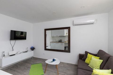 Apartment Semi is self catering accommodation located in Dubrovnik. Private parking is provided, reservation is not required. Luggage storage is available before check in and after check out. This one bedroom apartment with terrace and sea view is pe...