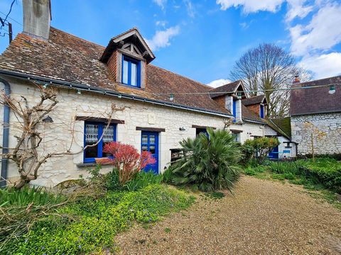 A seulement 4 minutes de la mairie de GIZEUX, située sur la commune de Parçay-les-Pins (49390), cette jolie rénovation de plus de 130m2 offre un cadre de vie paisible et authentique. Elle bénéficie d'une généreuse surface de terrain de plus 9000 m2 p...