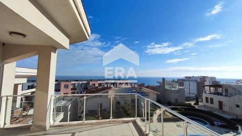 Era Varna Trend offers for sale a three-storey house with an area of 248 sq.m, with an additional terraced floor, located in a well-maintained and year-round managed complex in the town of Varna. White, obl. Varna, 350 m from the beach. The ground fl...