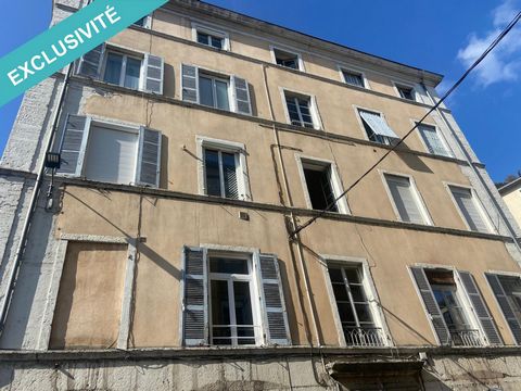 Exclusivité SAFTI! Sur la commune de Vienne, proche parking centre-ancien appartement T3 à rafraîchir de 69m². Situé au premier étage d'un bâtiment ancien bien entretenu il est distribué en un séjour, une cuisine séparée, 2 chambres, salle de bains e...