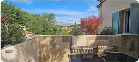 Appartement T4 en duplex à Rousset Coup de cur assuré pour ce magnifique appartement T4 en duplex et son salon cathédrale, idéalement situé sur la charmante commune de Rousset, dans un environnement calme avec une vue sur la Sainte-Victoire. Dune sur...