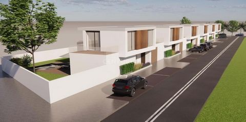 Ven a conocer el proyecto de tu nueva casa de playa para pasar tus vacaciones y fines de semana o para tu propio hogar permanente. Solo seis casas con diseño moderno, tipo T3 (4 habitaciones) que constan de dos plantas. En la planta inferior tenemos ...