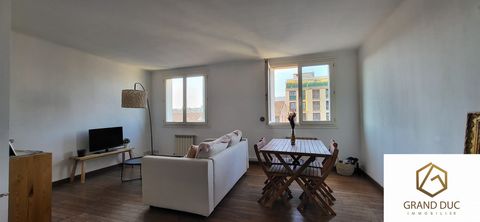 Annonce Immobilier - Appartement T3 à vendre Adresse : Rue Montolieu, 13002 Marseille Description : Charmant appartement T3 de 60 m2, traversant et très lumineux, situé au 5ème étage d'un immeuble sans ascenseur. Il se compose de : 2 chambres spacieu...