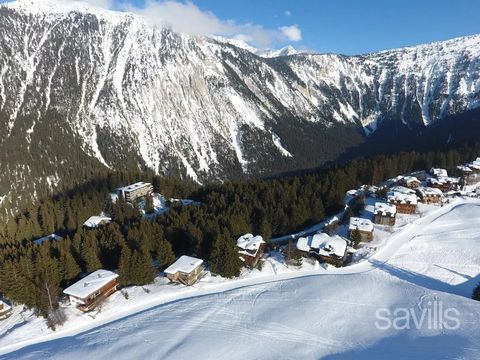 A Savills propõe esta soberba penthouse localizada no bairro de Belvédère. Criada por um desenvolvedor experiente no resort, esta cobertura será o lugar ideal para desfrutar das montanhas no inverno e no verão. Localizado a 150 metros das pistas, em ...