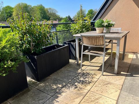 Appartement de type 4 avec terrasse et balcon - parking - Tram