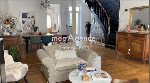 Centre ville de luçon,proche de toutes commodité,maison idéale pour une grande famille,les plages vendéenne sont à 30 mns