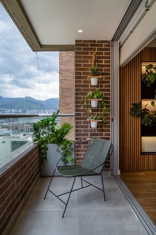 Apartment for sale Ciudad del Rio High floor $ 950,000,000 106 m2 3 bedrooms each with closet 3 bathrooms Living/dining room I am a student Balcony Open kitchen Linear double parking, useful Stratum 5 Administration $ 582,100 Property 420,514 Built 2...