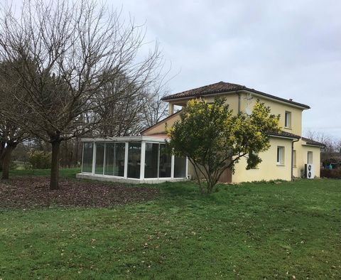 Maison de 144 m2 située dans un petit village proche Ribérac.