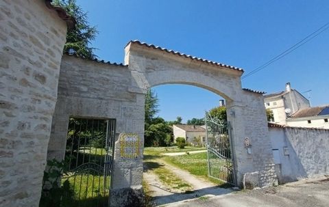 Propriete à vendre 13 pièces ROUILLAC (16)