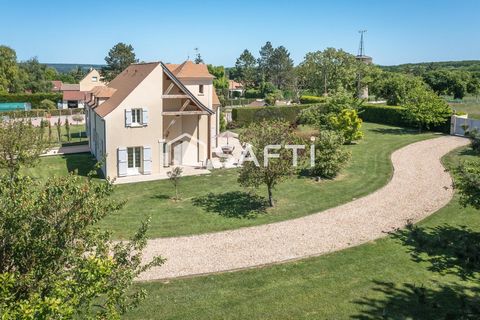 Maison de 247m2, 8 pièces,,terrain de 8250m2
